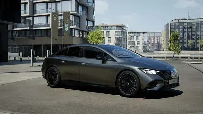 Nuevo Mercedes EQE350 AMG 234 kW (319 CV) 2026 Azul Berlina