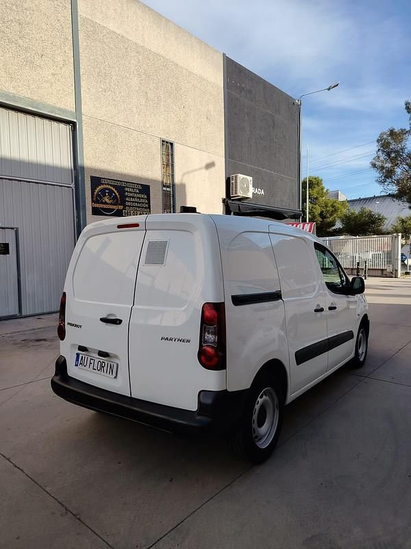 Usado Peugeot Partner 75 CV (55 kW) 2018 Blanco Monovolumen