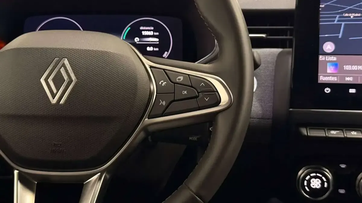 Usado Renault Clio Techno 101 CV (74 kW) 2025 Utilitario