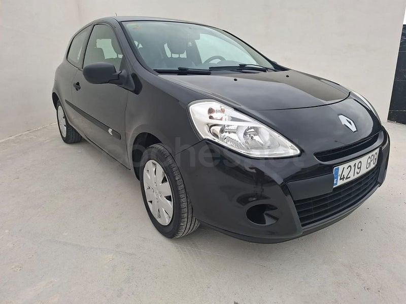 Usado Renault Clio II 75 CV (55 kW) 2009 Negro Berlina