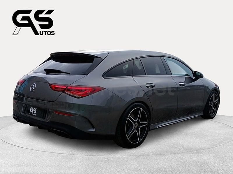 Usado Mercedes CLA200 Shooting Brake 150 CV (110 kW) 2023 Gris / plata Familiar