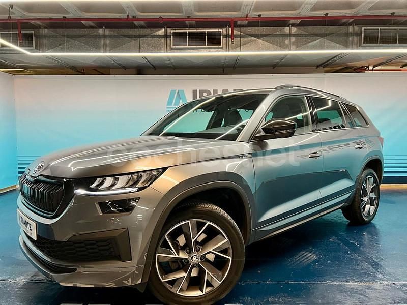 Usado Skoda Kodiaq SportLine 150 CV (110 kW) 2023 Gris / plata SUV