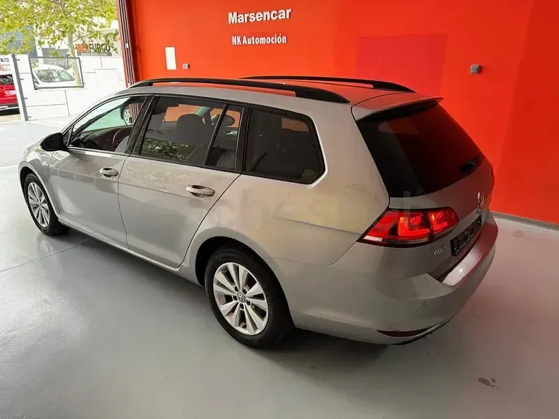 Usado VW Golf VII Business 110 CV (80 kW) 2016 Gris / plata Familiar