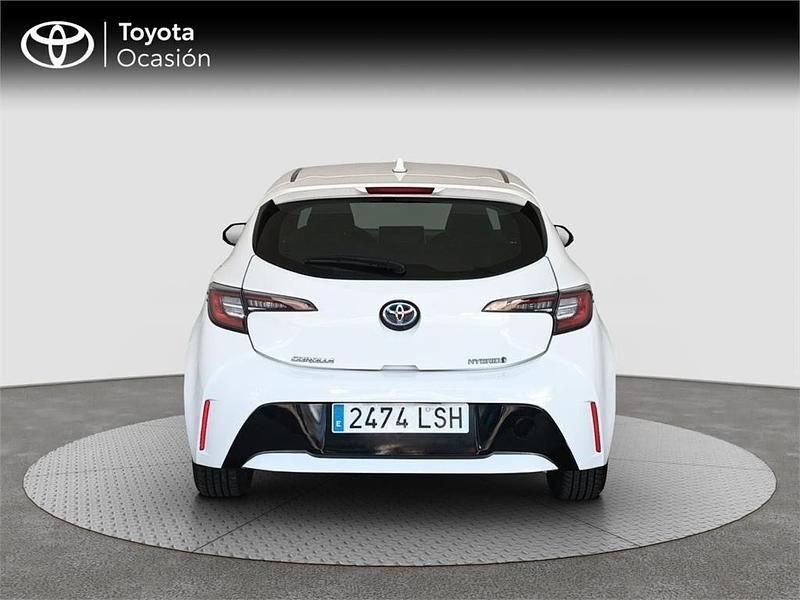 Usado Toyota Corolla Active 122 CV (89 kW) 2021 Blanco Monovolumen