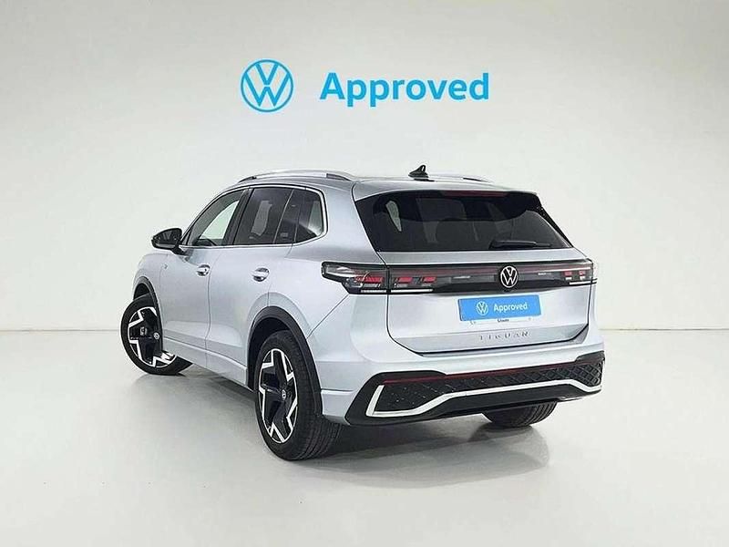 Usado VW Tiguan R-line 150 CV (110 kW) 2025 Gris SUV