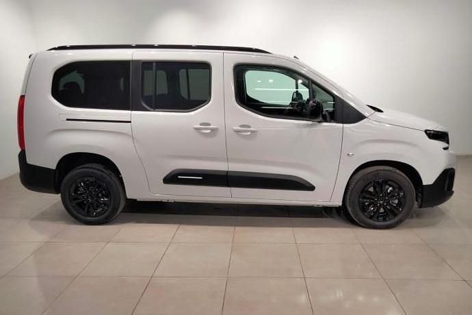Usado Citroën Berlingo 131 CV (96 kW) 2024 Blanco Monovolumen