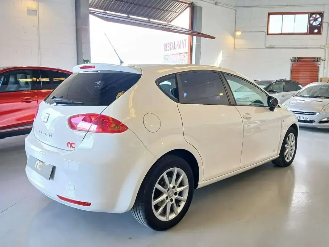 Usado Seat Leon Copa 90 HP (66 kW) 2012 Branco Citadino