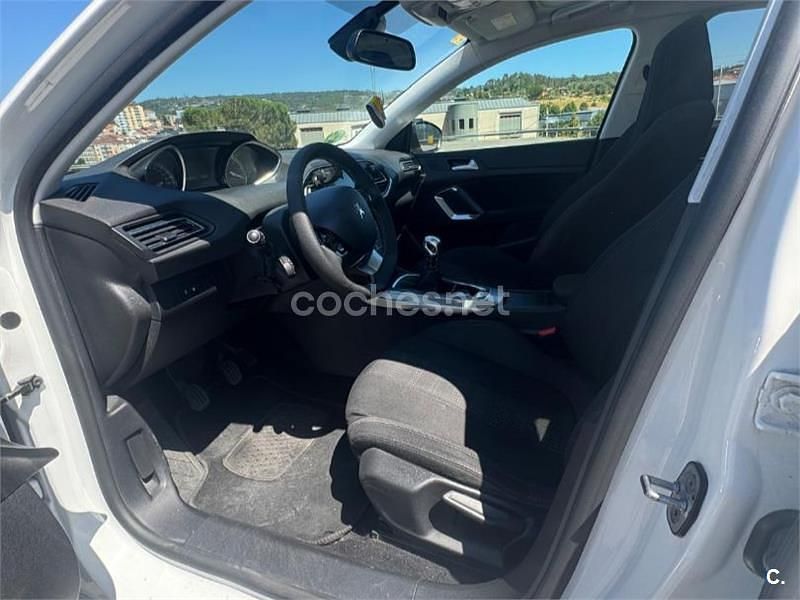 Usado Peugeot 308 Allure 150 CV (110 kW) 2016 Blanco Berlina