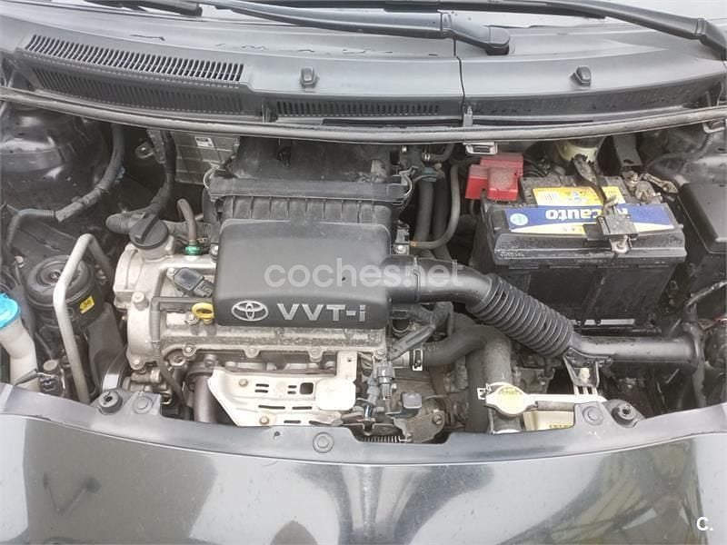 Usado Toyota Yaris Sol 87 CV (63 kW) 2006 Negro Berlina