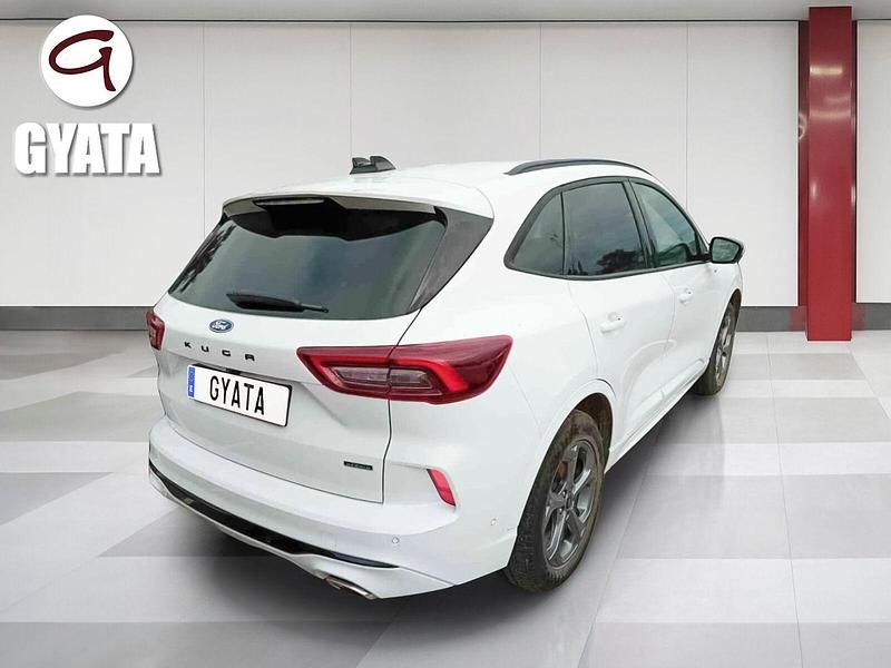 Usado Ford Kuga ST-Line X 243 CV (178 kW) 2024 Blanco SUV