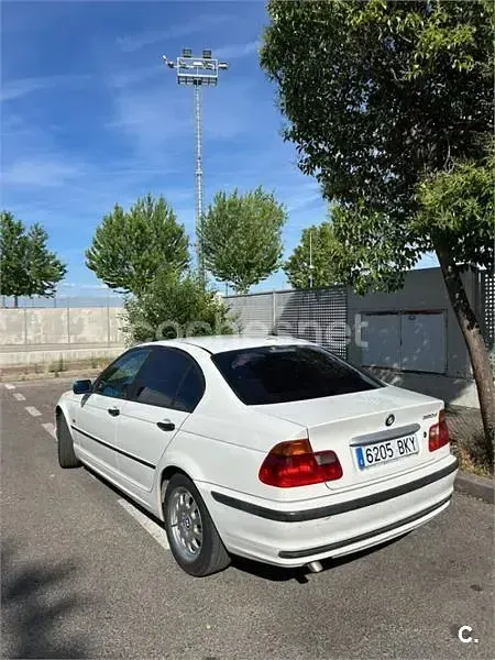 Usado BMW 320 136 CV (100 kW) 2001 Blanco Berlina