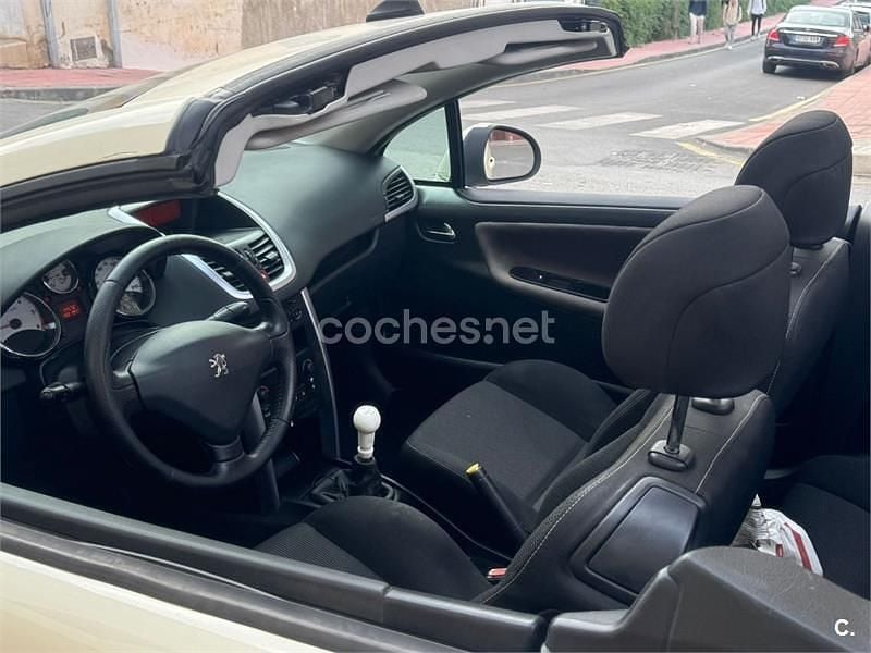 Beige Usado 2009 Peugeot 207 CC Sport Descapotable | 4500 € (Precio justo) - Imagen 1/4