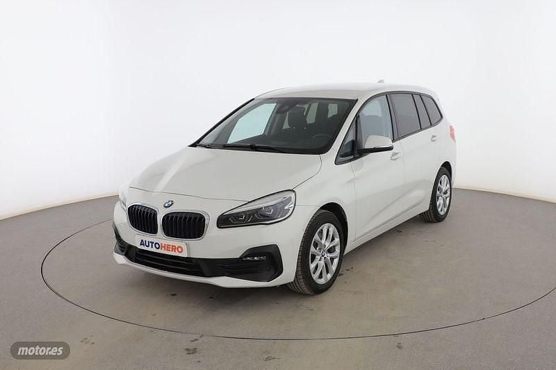 Blanco Usado 2022 BMW 218 Gran Tourer Sport Line Monovolumen | 21.599 € - Imagen 1/3