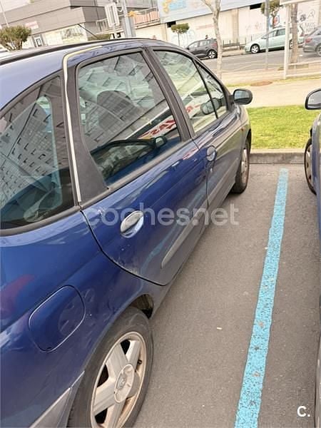 Usado Renault Scénic Dynamique 120 CV (88 kW) 2003 Azul Monovolumen