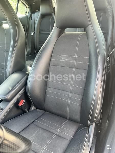 Usado Mercedes A180 Urban 109 CV (80 kW) 2014 Blanco Berlina