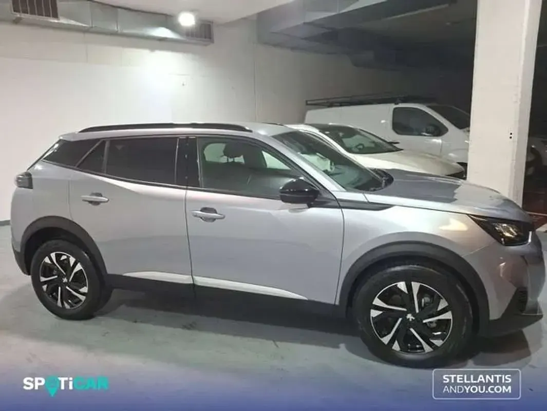 Usado Peugeot 2008 Allure 131 CV (96 kW) 2024 Gris SUV