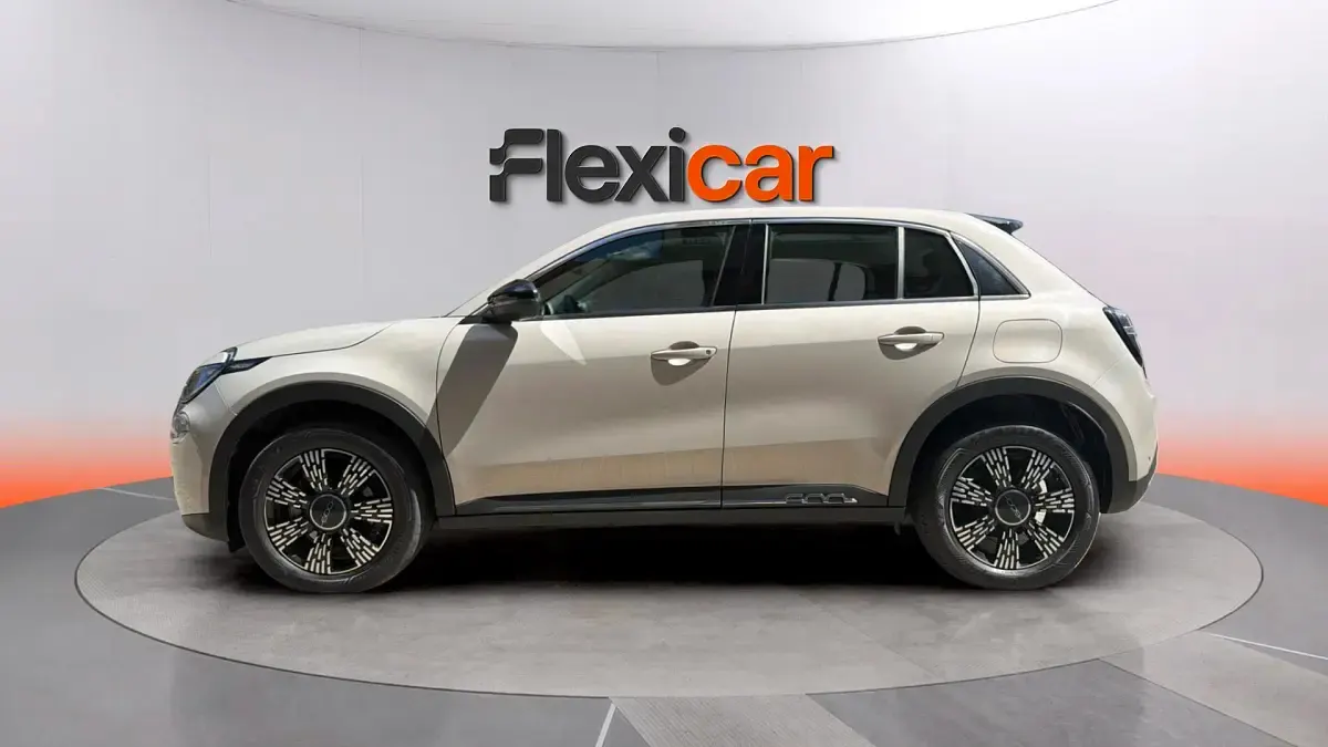 Usado Fiat 600 101 CV (74 kW) 2025 Blanco SUV