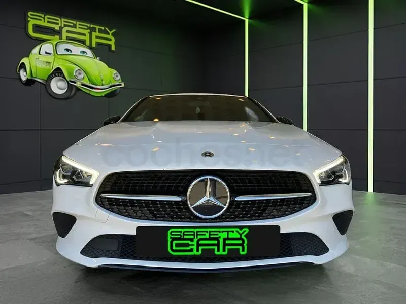 Usado Mercedes CLA250e Shooting Brake 224 CV (164 kW) 2020 Blanco Familiar