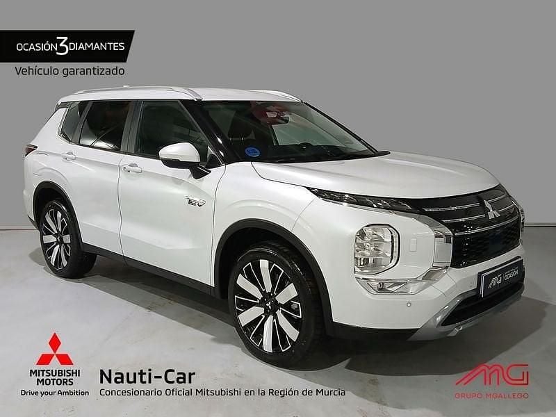Blanco Nuevo 2025 Mitsubishi Outlander P-HEV | 45.400 € (Precio justo) - Imagen 1/4