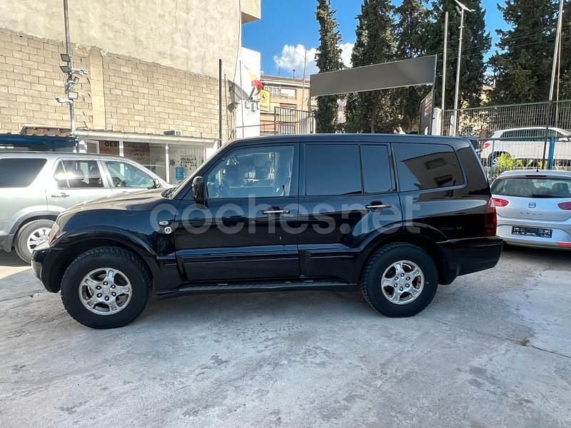 Usado Mitsubishi Montero Intense 182 CV (133 kW) 2005 Negro SUV