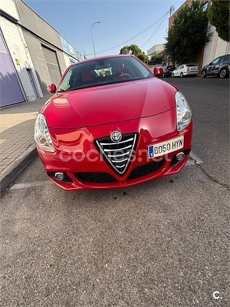 Rojo Usado 2014 Alfa Romeo Giulietta Sprint Utilitario | 7000 € (Buen precio) - Imagen 1/3