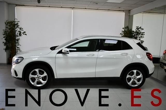 Blanco Usado 2019 Mercedes GLA200 Executive SUV | 29.500 € (Un poco caro) - Imagen 1/4