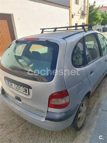 Usado Renault Scénic Dynamique 115 CV (84 kW) 2003 Gris / plata Monovolumen