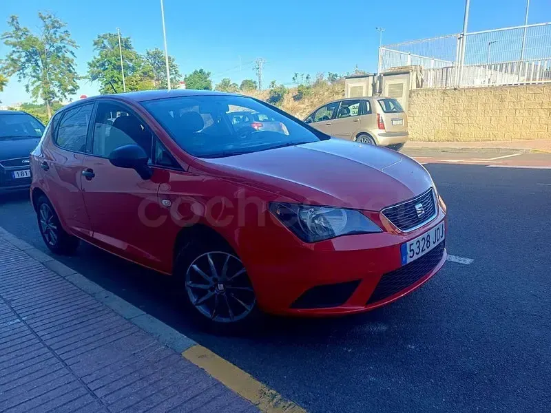 Usado Seat Ibiza I-Tech 70 CV (51 kW) 2015 Rojo Berlina