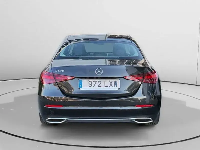 Usado Mercedes C180 170 CV (125 kW) 2022 Gris / plata Berlina