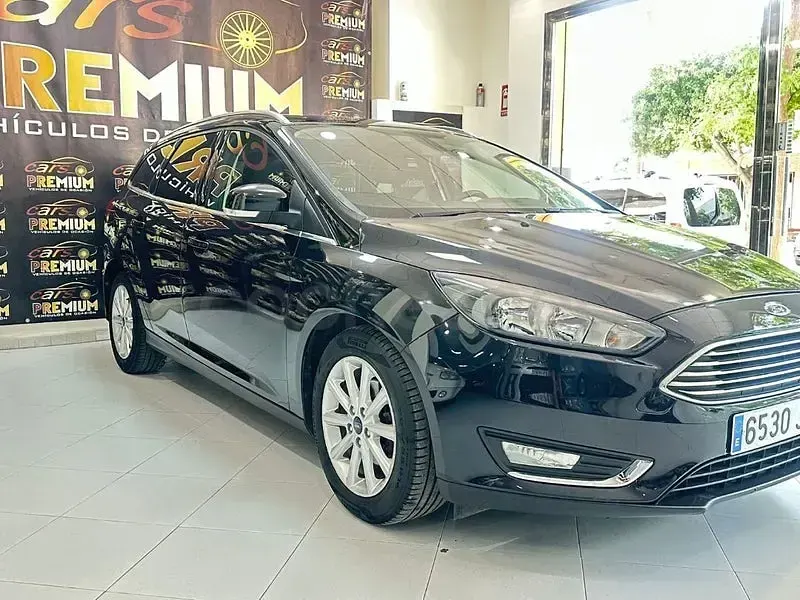 Usado Ford Focus Trend 120 CV (88 kW) 2015 Negro Familiar