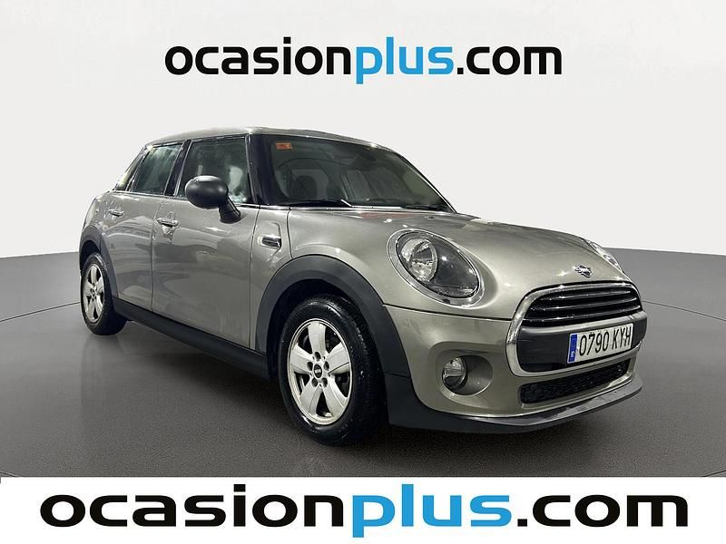 Usado Mini ONE 102 CV (75 kW) 2019 Gris Utilitario
