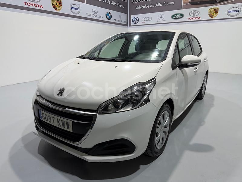 Usado Peugeot 208 Active 82 CV (60 kW) 2019 Blanco Utilitario