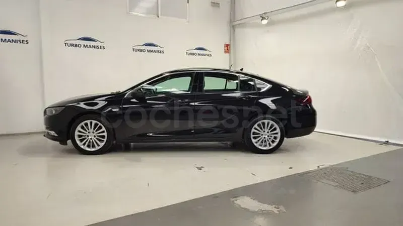 Usado Opel Insignia Innovation 165 CV (121 kW) 2020 Negro Berlina