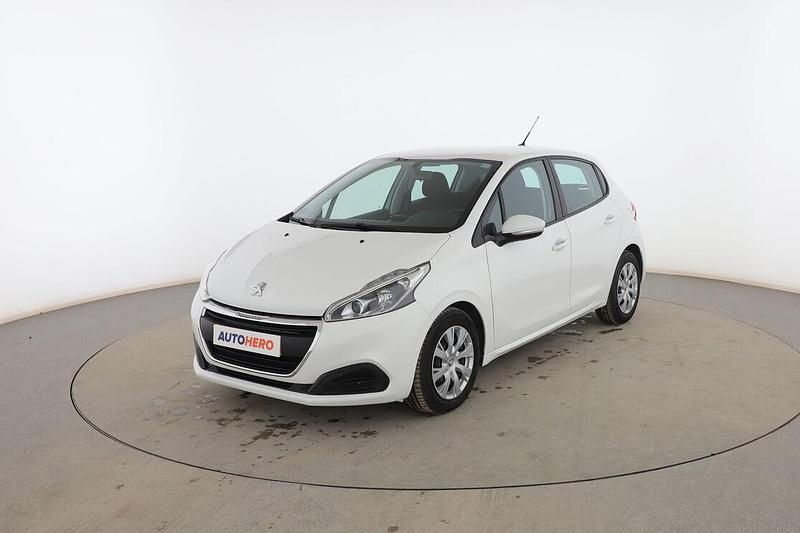 Blanco Usado 2019 Peugeot 208 Active Utilitario | 9299 € (Super precio) - Imagen 1/3