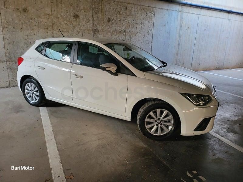 Usado Seat Ibiza Reference 75 CV (55 kW) 2018 Blanco Berlina