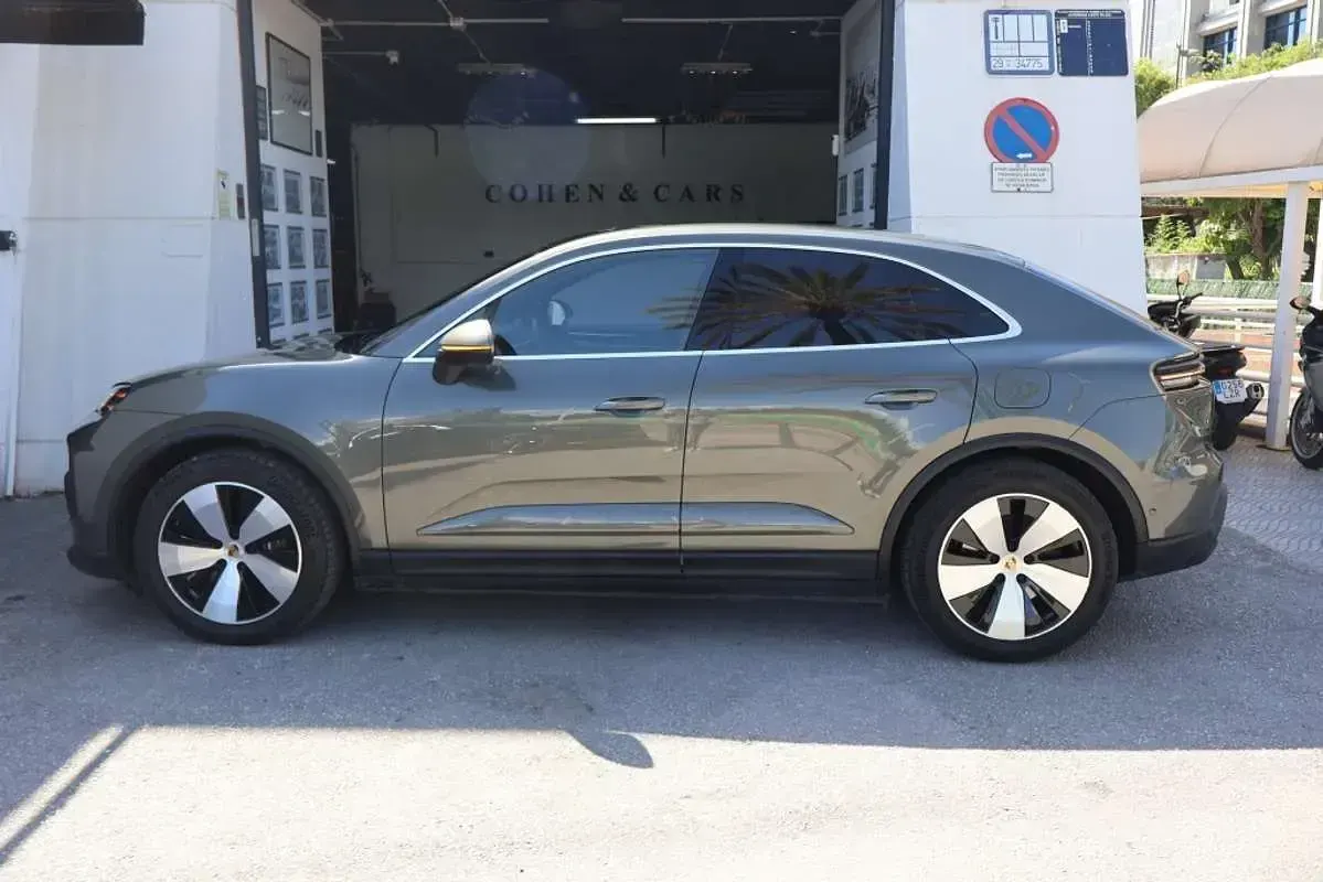 Usado Porsche Macan 300 kW (408 CV) 2024 Verde SUV