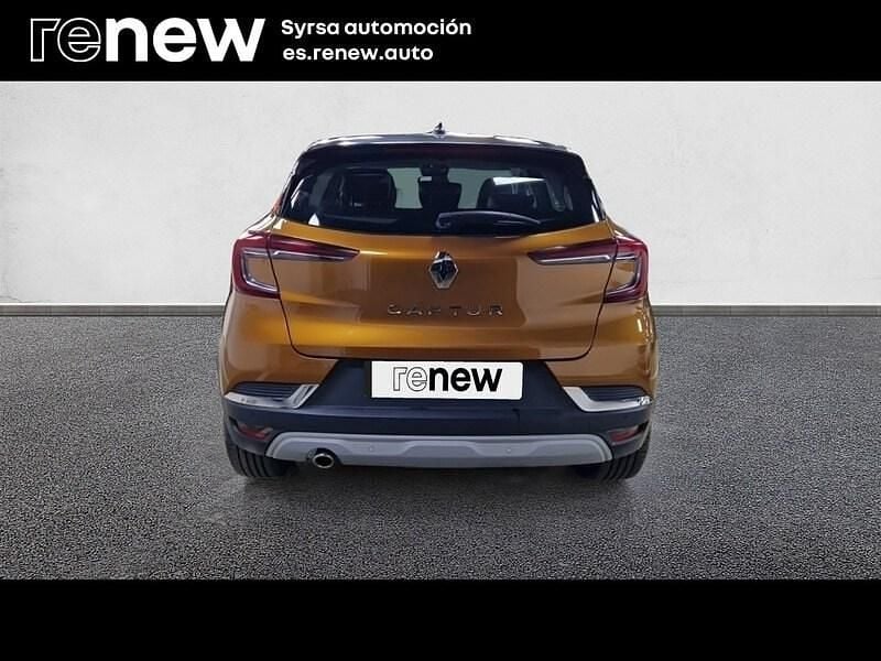 Usado Renault Captur Zen 90 CV (66 kW) 2021 Naranja SUV