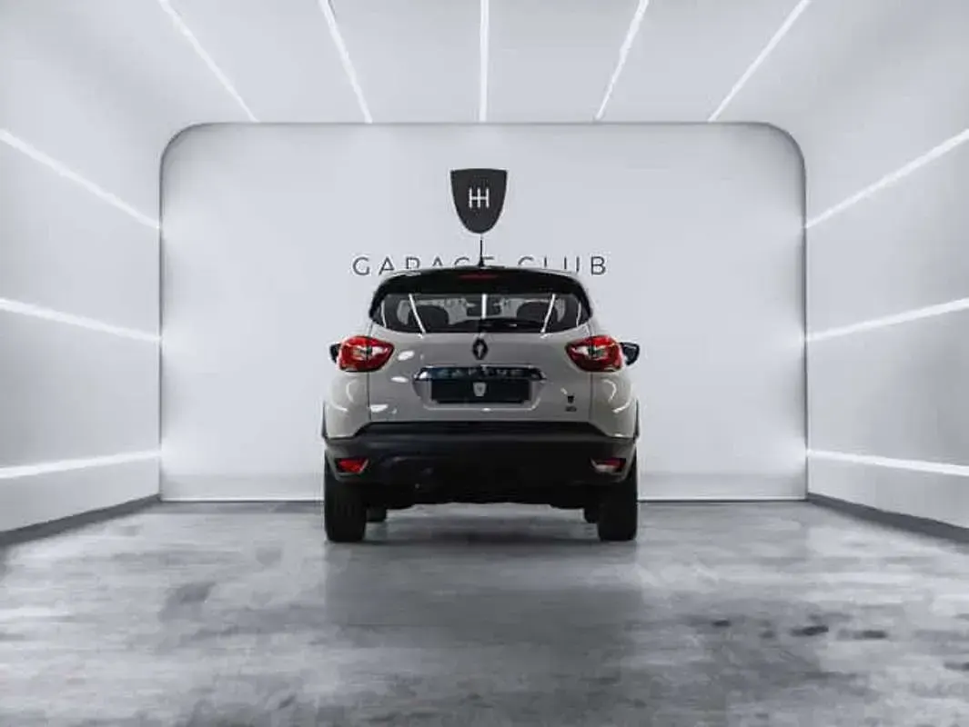 Usado Renault Captur Zen 90 HP (66 kW) 2016 Branco SUV