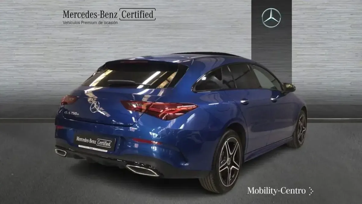 Usado Mercedes CLA250e AMG line 163 CV (119 kW) 2024 Azul denim metalizado Coupe