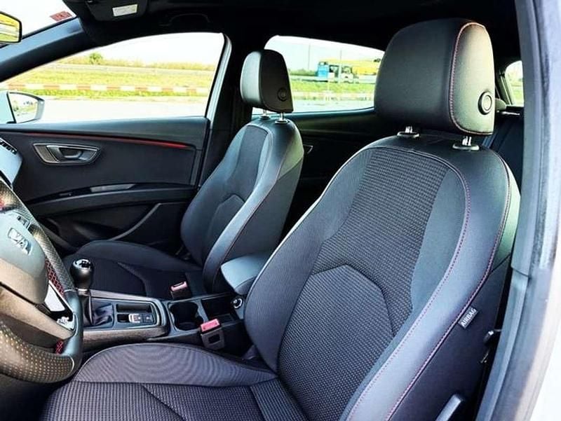 Begagnad Seat Leon FR 150 HK (110 kW) 2019 Vit Sedan