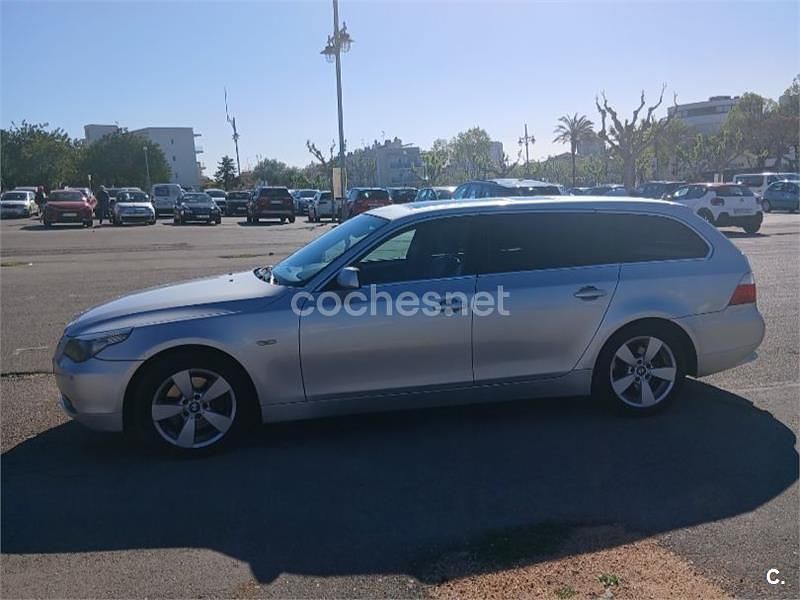 Usado BMW 530 231 CV (169 kW) 2006 Gris / plata Familiar