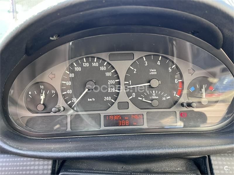 Usado BMW 318 143 CV (105 kW) 2002 Azul Descapotable