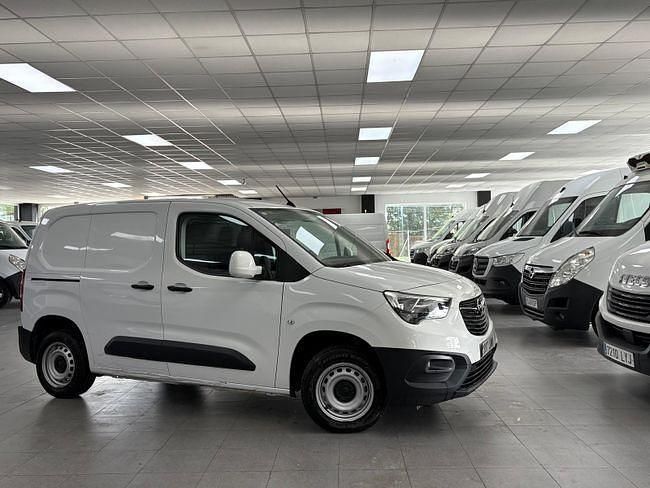 Usado Opel Combo S 102 CV (75 kW) 2022 Blanco Monovolumen