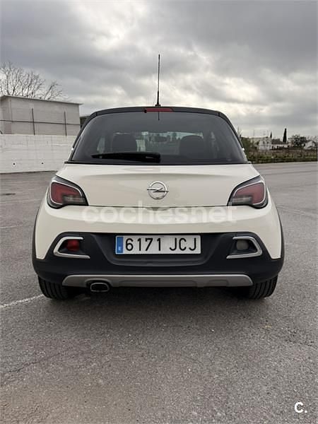 Usado Opel Adam Rocks 115 CV (84 kW) 2015 Blanco Utilitario
