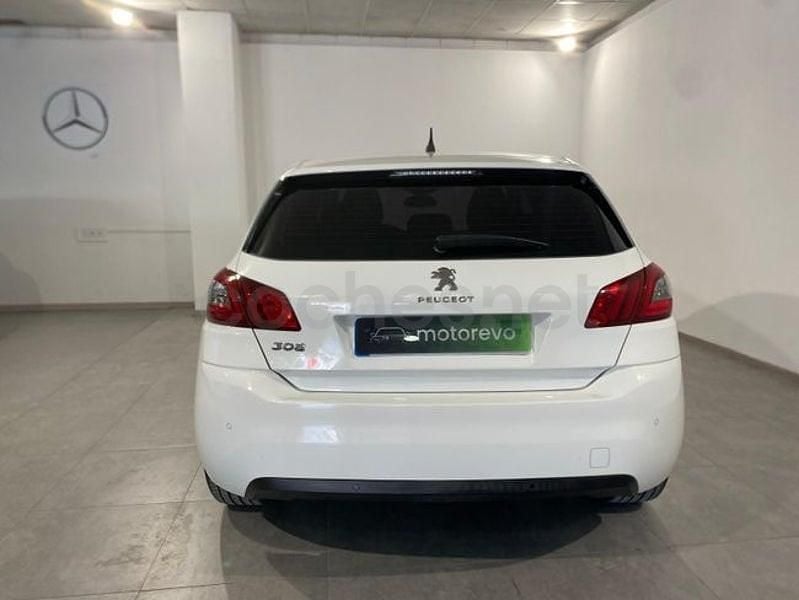 Usado Peugeot 308 Allure 100 CV (73 kW) 2020 Blanco Berlina