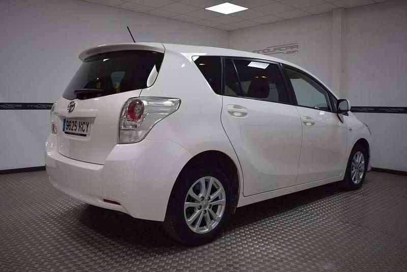 Usado Toyota Verso Advance 126 CV (92 kW) 2011 Blanco Monovolumen