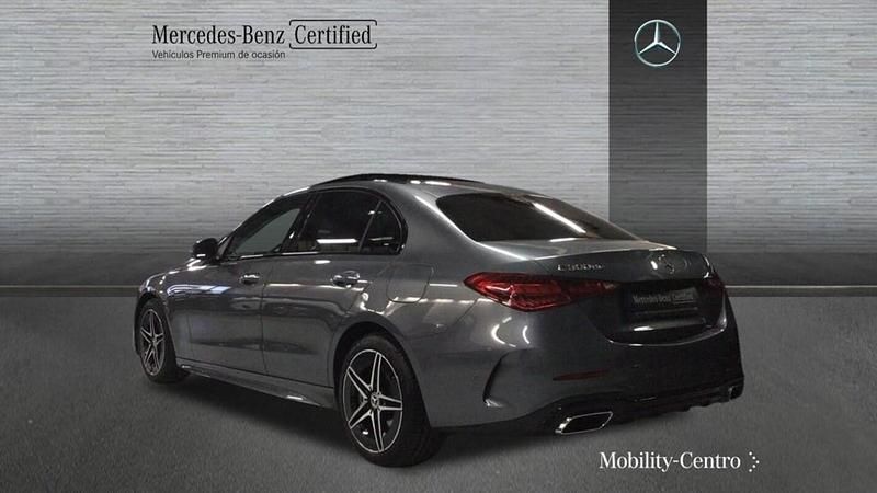 Usado Mercedes C300 312 CV (229 kW) 2024 Gris selenita Berlina
