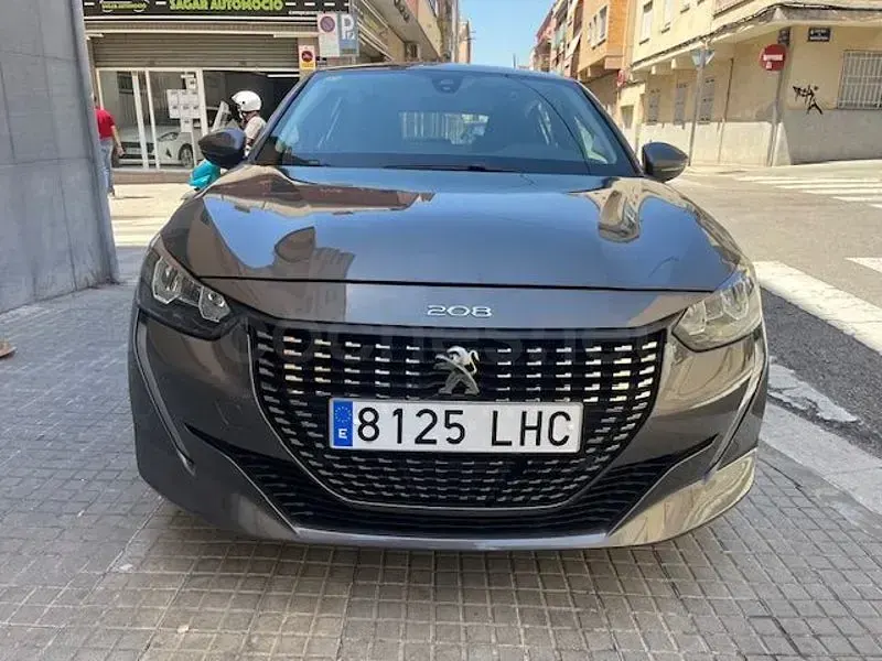 Usado Peugeot 208 Active 102 CV (75 kW) 2020 Gris / plata Utilitario