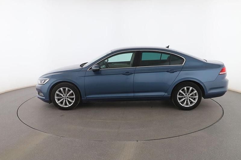 Usado VW Passat Advance 150 CV (110 kW) 2016 Azul Berlina