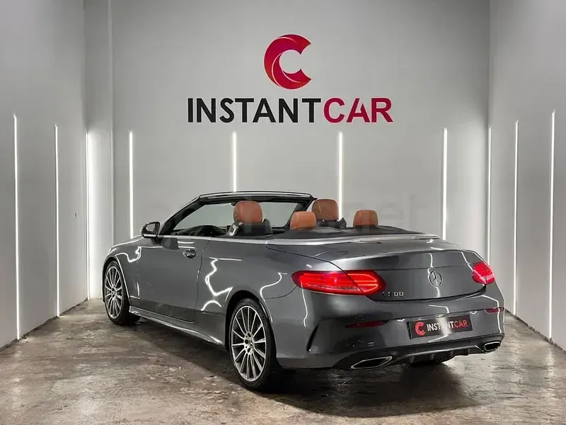 Usado Mercedes C300 258 CV (189 kW) 2018 Gris / plata Descapotable